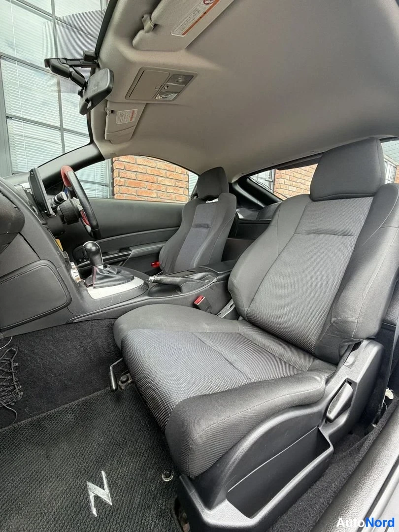 Blue Nissan 350Z 2007, front seats, photo 18