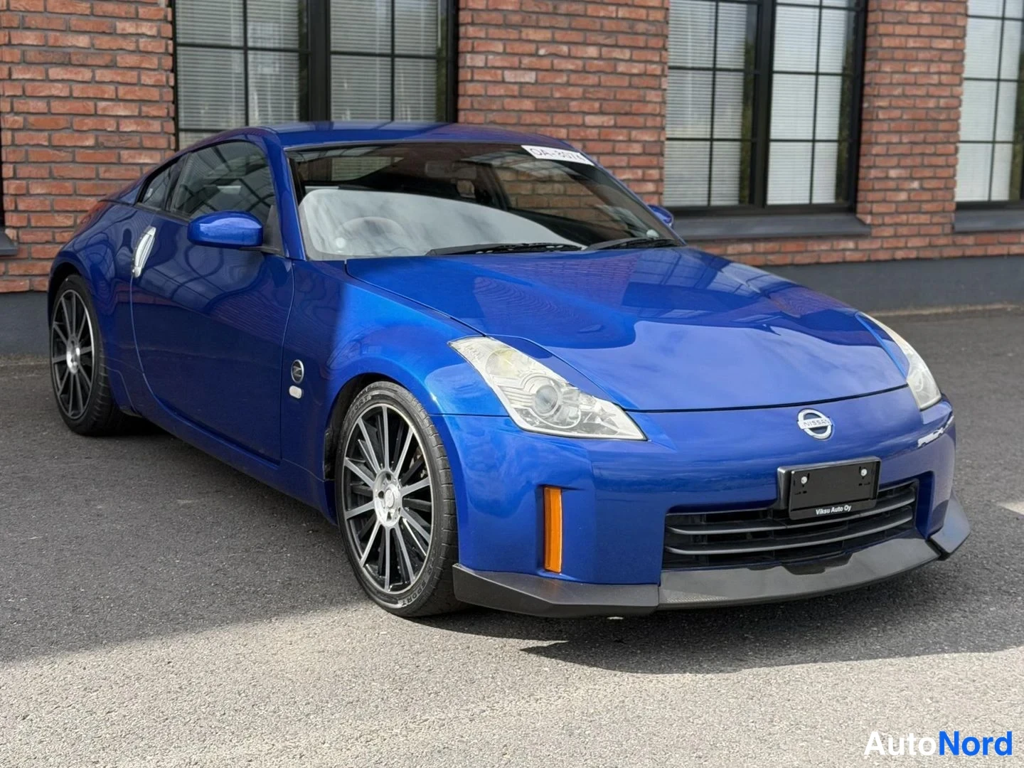 Blue Nissan 350Z 2007, front three-quarter, nose to the right, photo 4