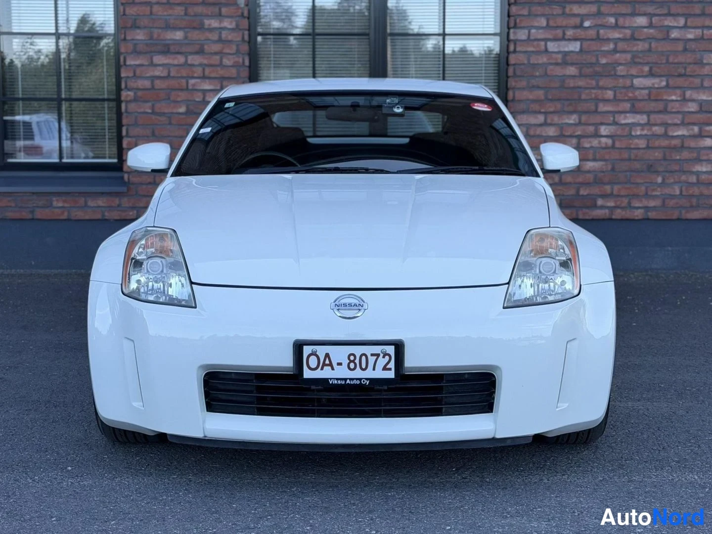 White Nissan 350Z 2003, front, photo 6