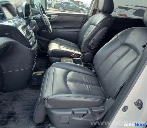 White Nissan Elgrand 2011, front seats, photo 8