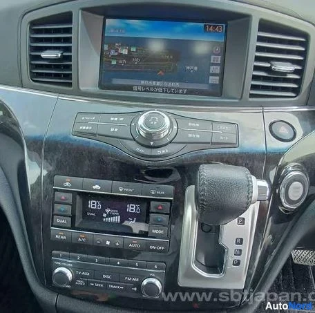 White Nissan Elgrand 2011, cockpit, photo 6