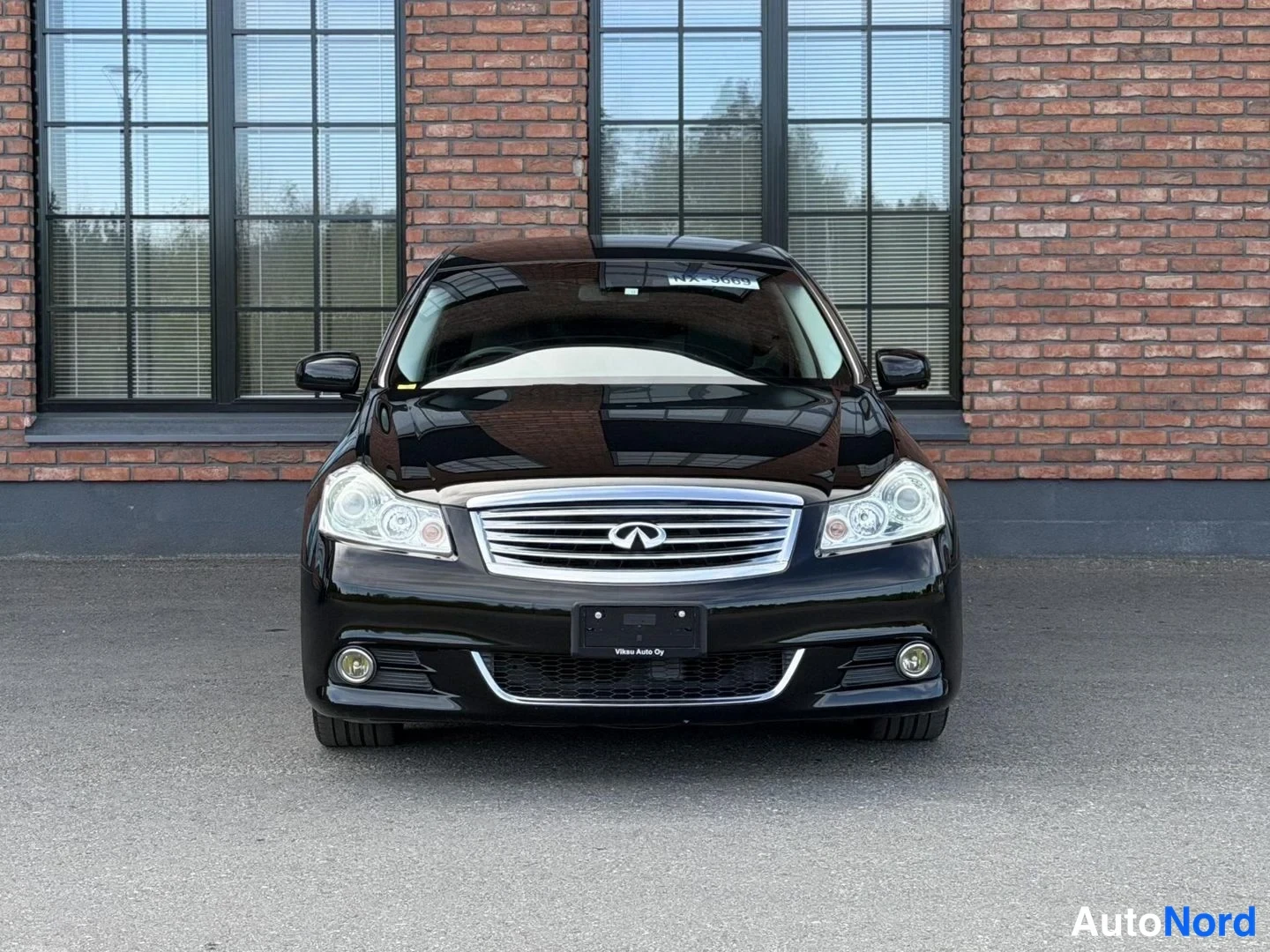 Black Nissan Fuga 2008, front, photo 5
