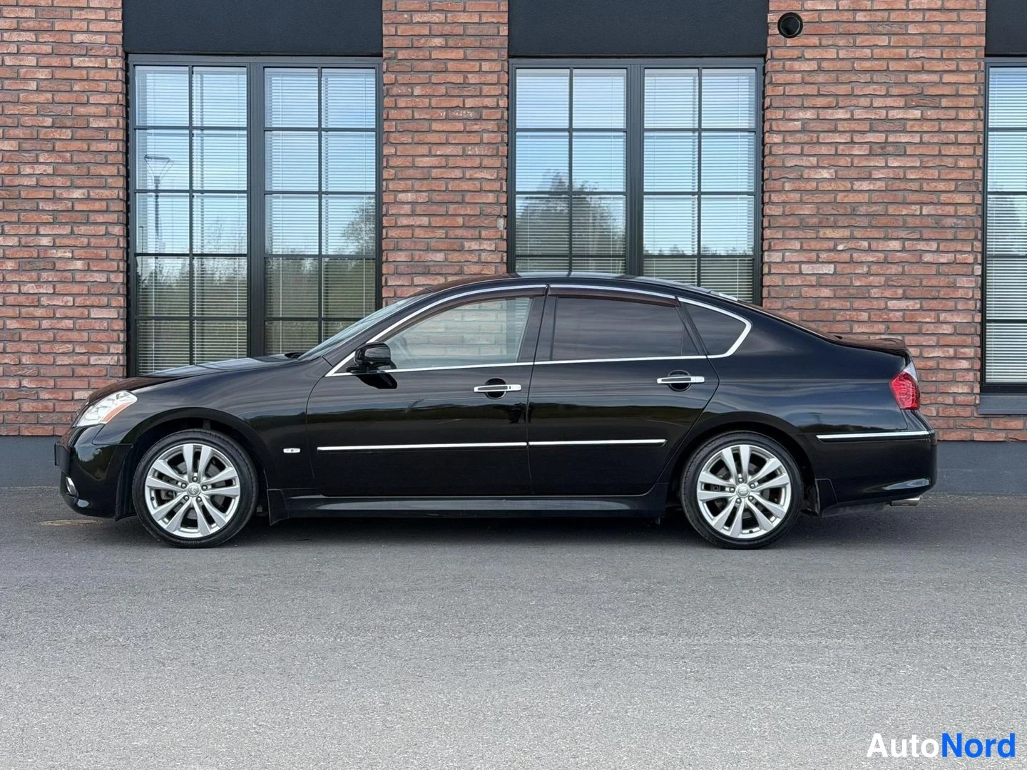 Black Nissan Fuga 2008, side, photo 7