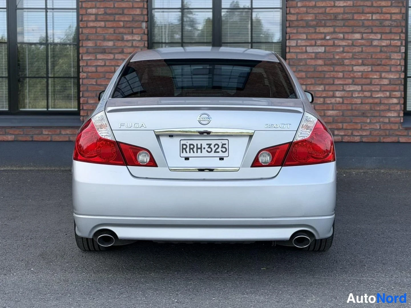 Silver Nissan Fuga 2005, rear, photo 11
