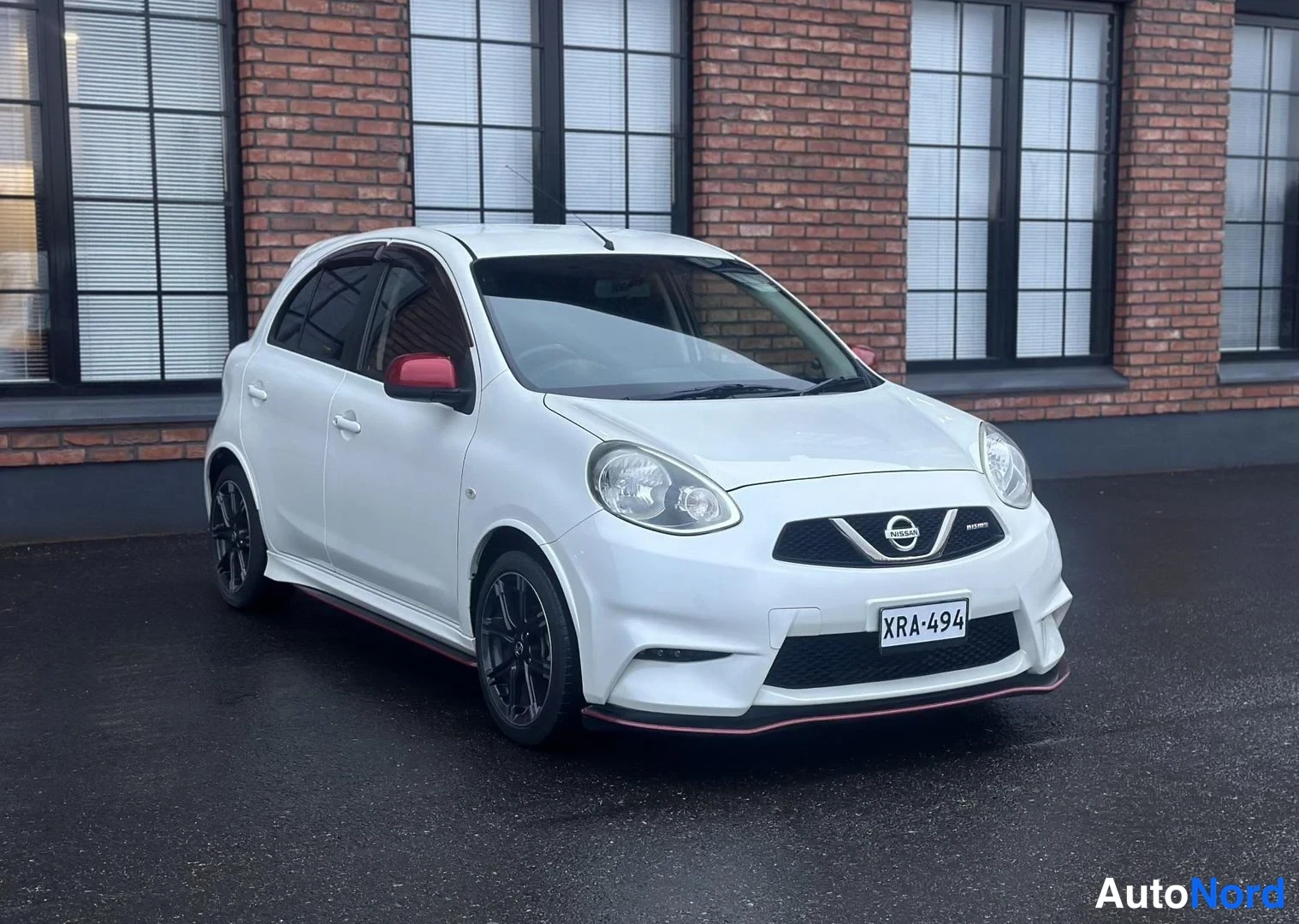 White Nissan Micra 2015, front three-quarter, nose to the right, photo 4