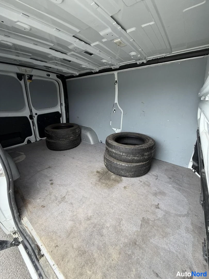 White Opel Vivaro 2018, boot, photo 19