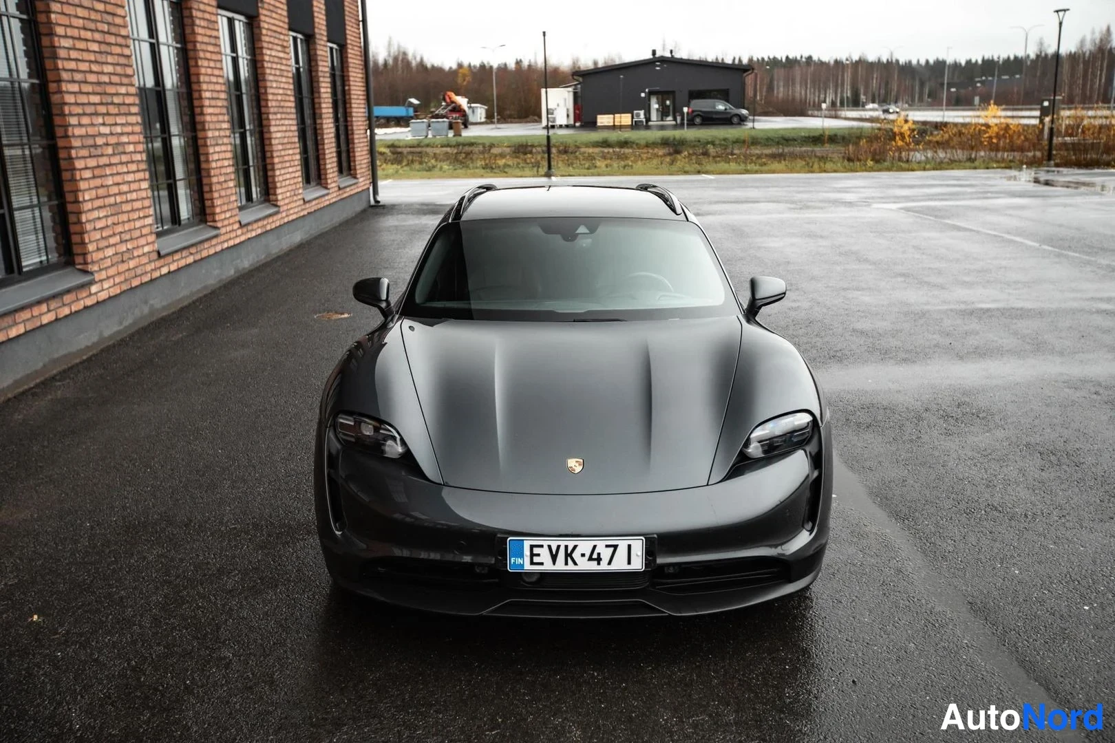 Grey Porsche Taycan 2023, front, photo 8