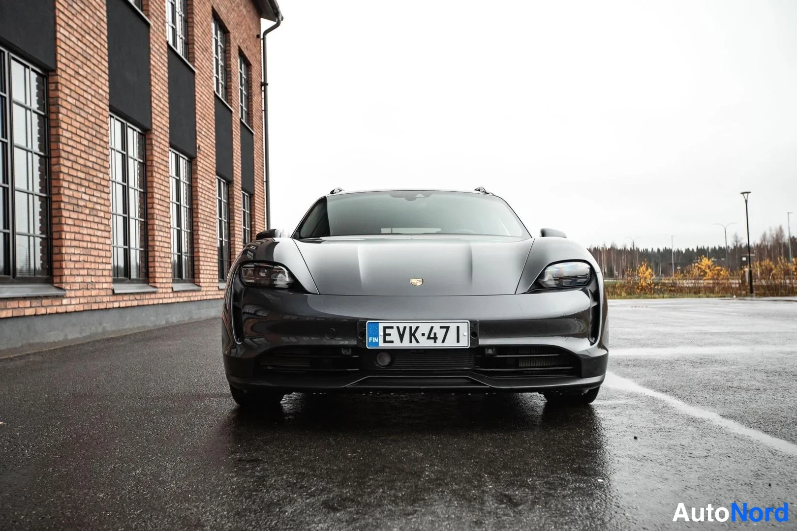 Grey Porsche Taycan 2023, front, photo 7
