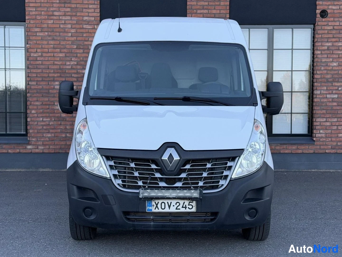 White Renault Master 2018, front, photo 5