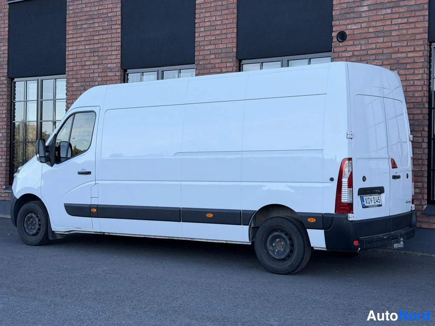White Renault Master 2018, rear three-quarter, photo 8