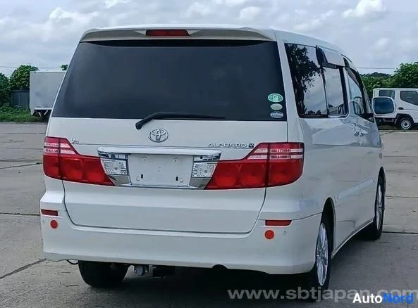 White Toyota Alphard 2005, rear, photo 4