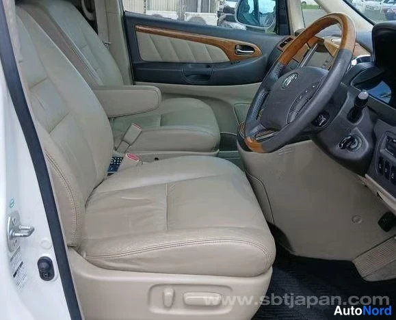 White Toyota Alphard 2005, front seats, photo 6