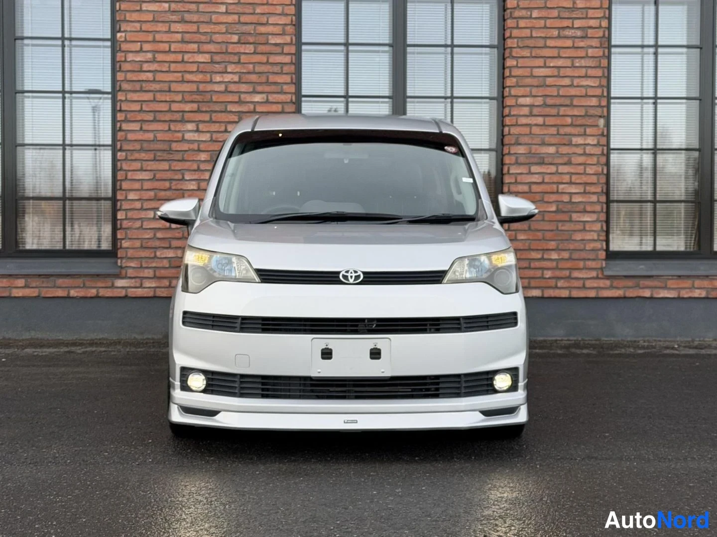 Silver Toyota BB 2013, front, photo 7