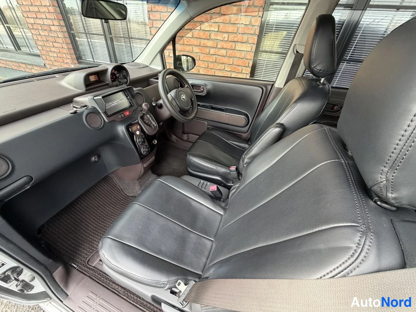 Silver Toyota BB 2013, cockpit, photo 15