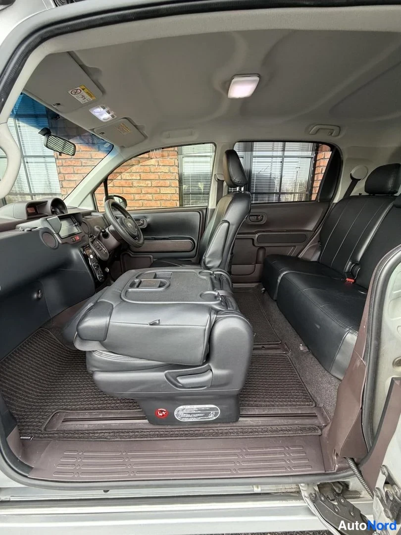 Silver Toyota BB 2013, cockpit, photo 17