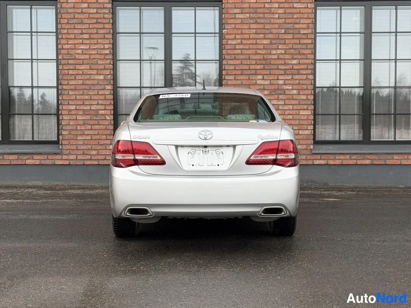 Silver Toyota Crown 2009, rear, photo 12