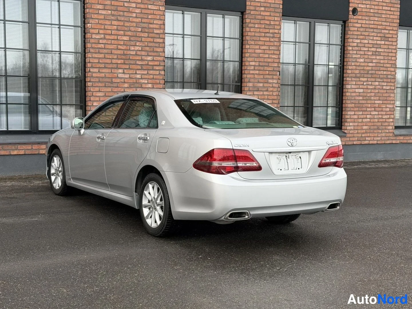 Silver Toyota Crown 2009, rear three-quarter, photo 11