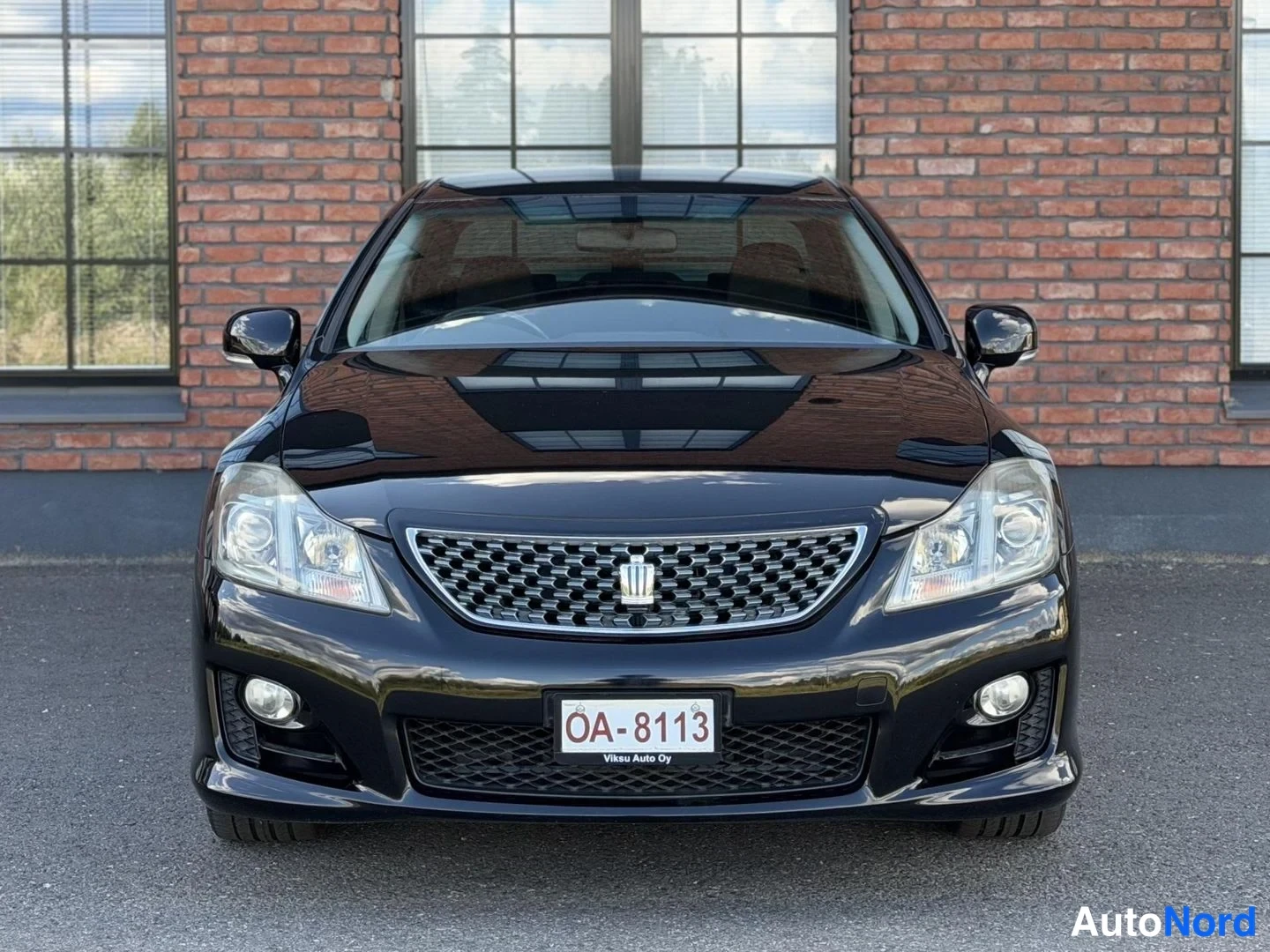 Black Toyota Crown 2008, front, photo 7
