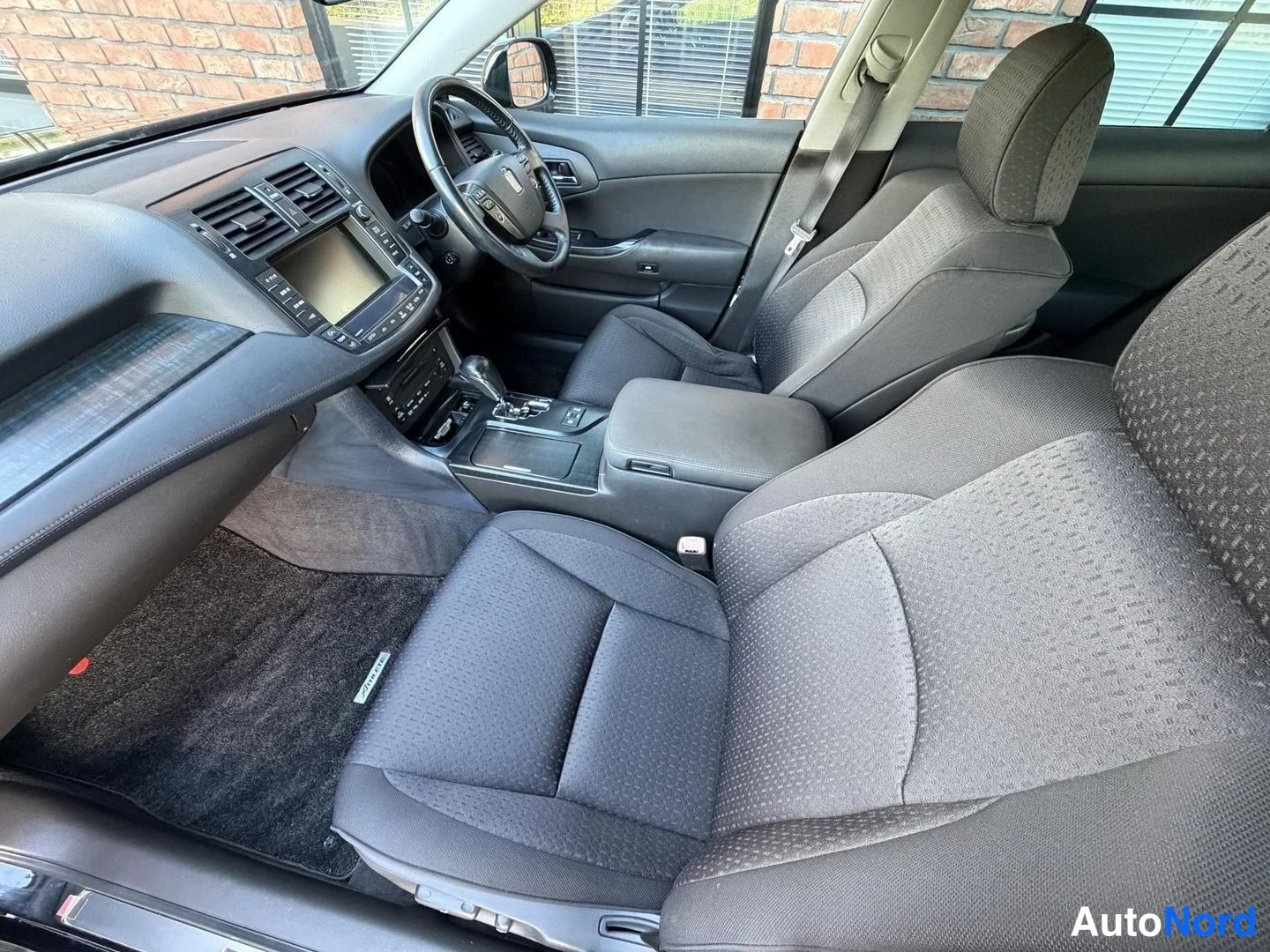 Black Toyota Crown 2008, cockpit, photo 16
