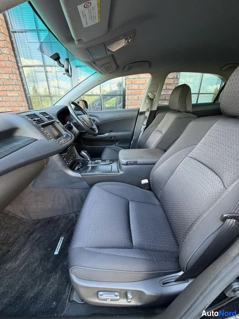 Black Toyota Crown 2008, cockpit, photo 17