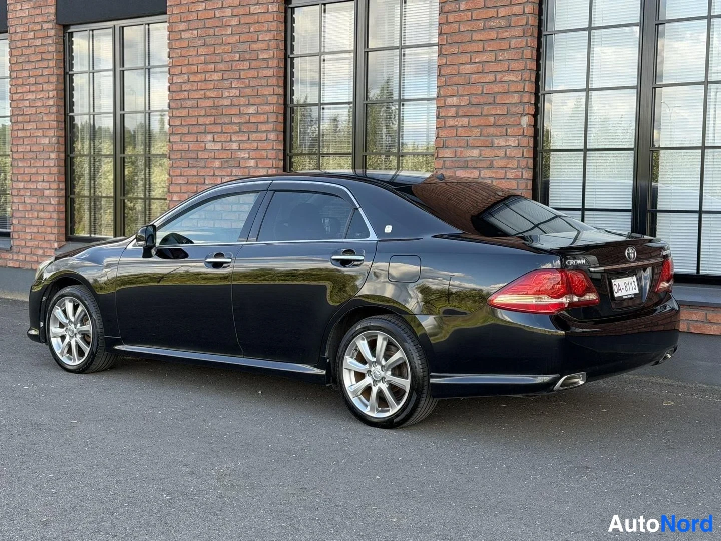 Black Toyota Crown 2008, rear three-quarter, photo 8