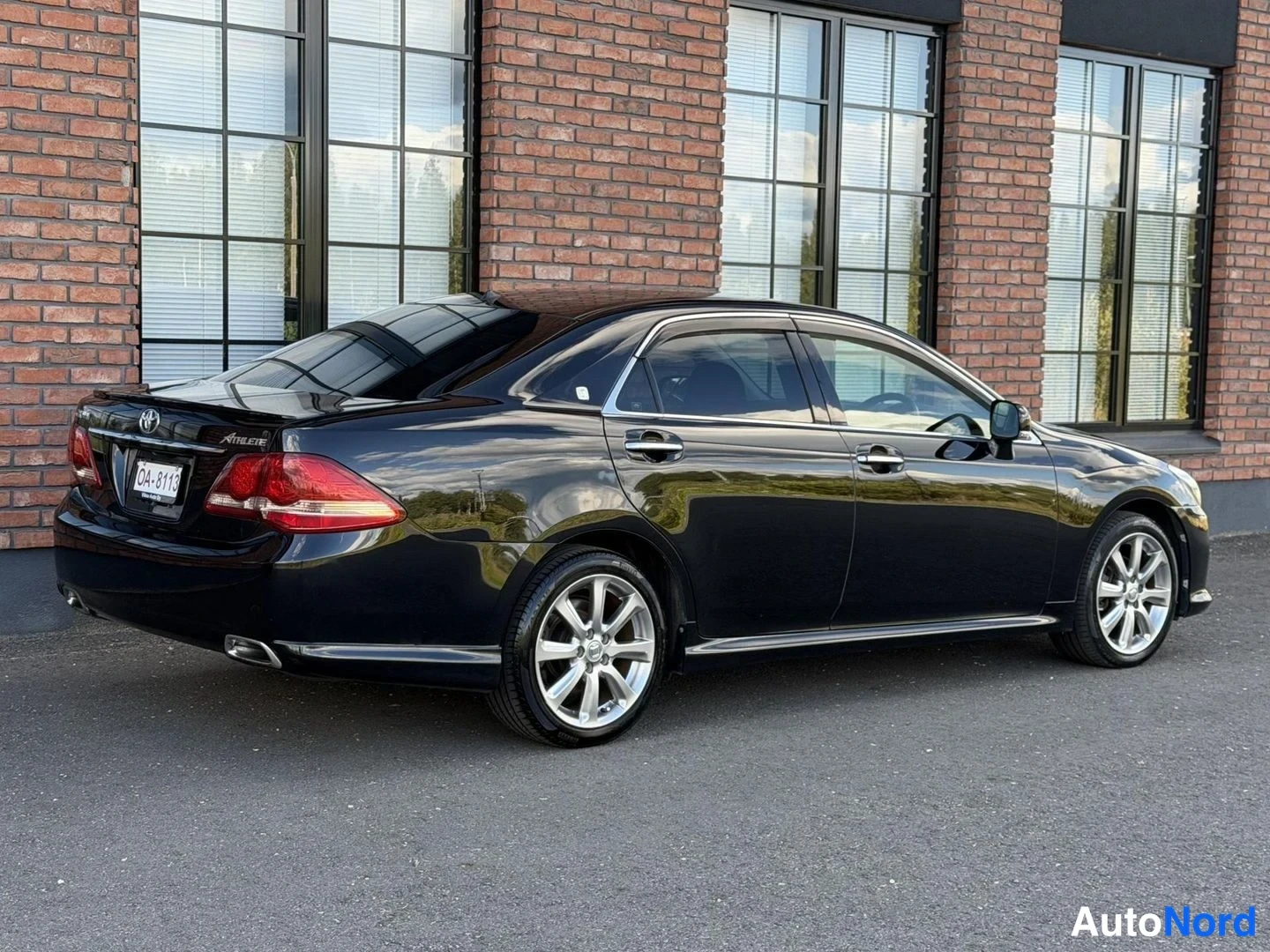 Black Toyota Crown 2008, rear three-quarter, photo 9