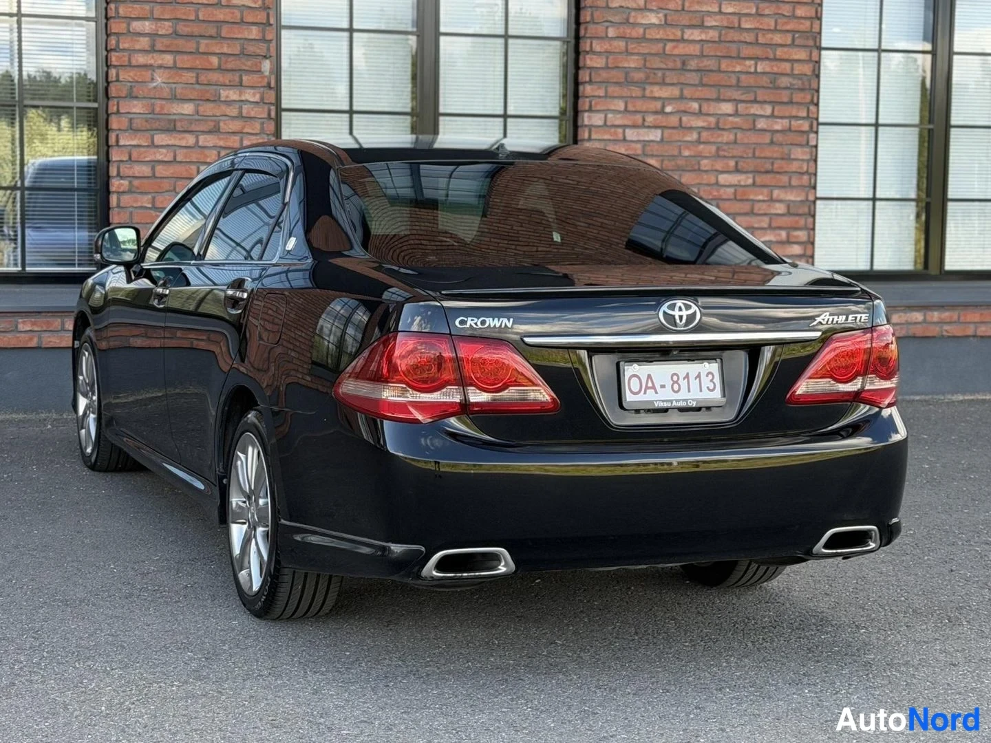 Black Toyota Crown 2008, rear three-quarter, photo 10