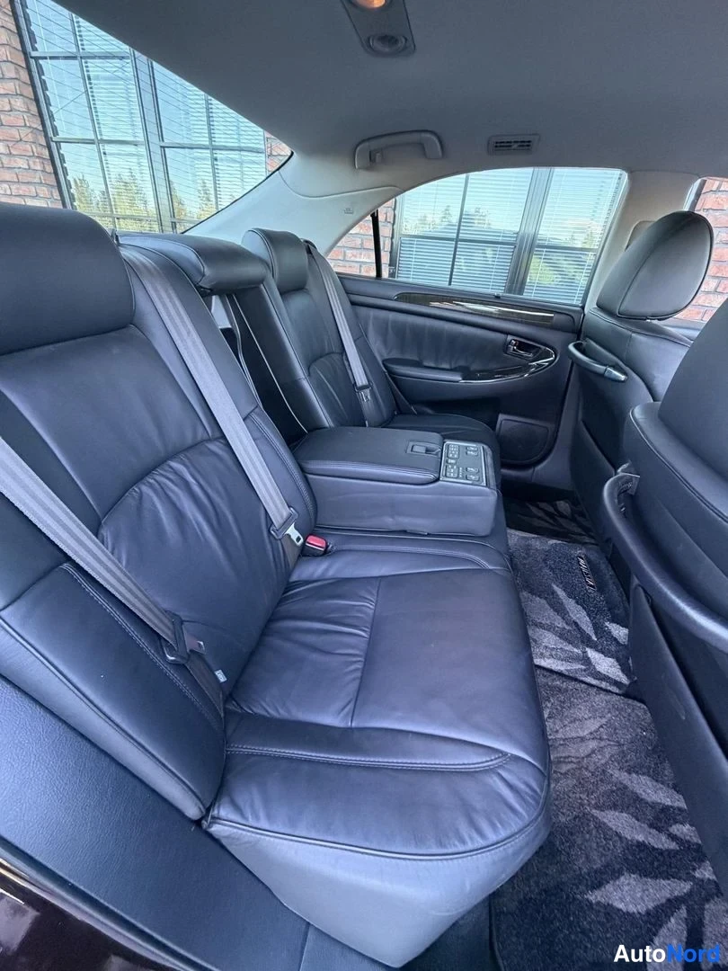 Purple Toyota Crown 2004, rear seats, photo 20