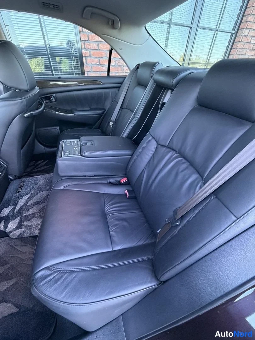 Purple Toyota Crown 2004, rear seats, photo 21