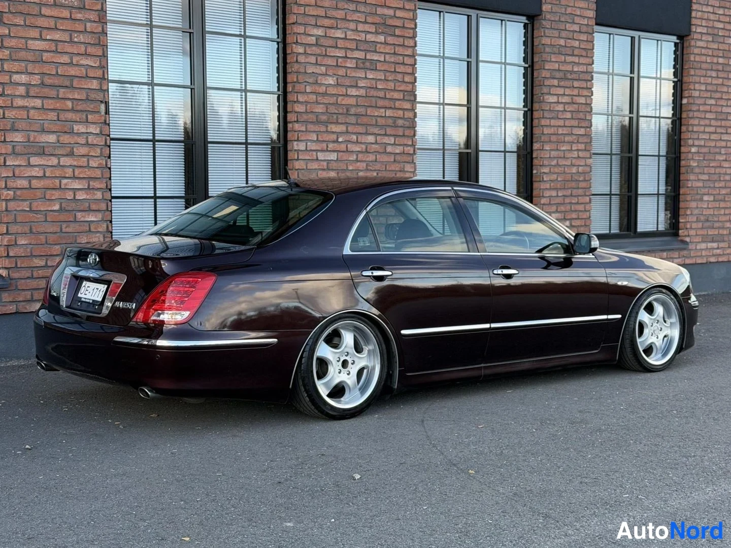 Purple Toyota Crown 2004, rear three-quarter, photo 10