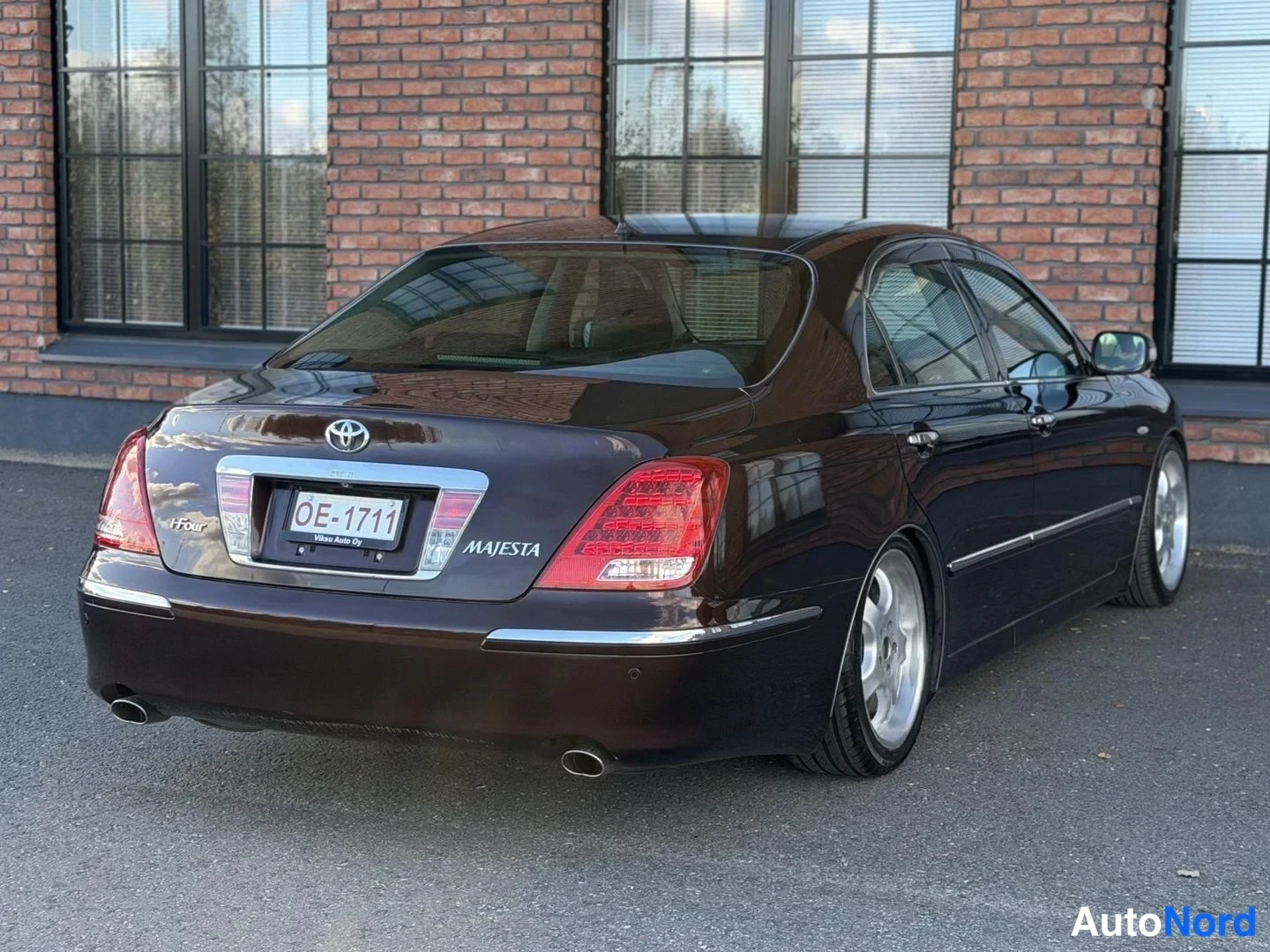 Purple Toyota Crown 2004, rear three-quarter, photo 12