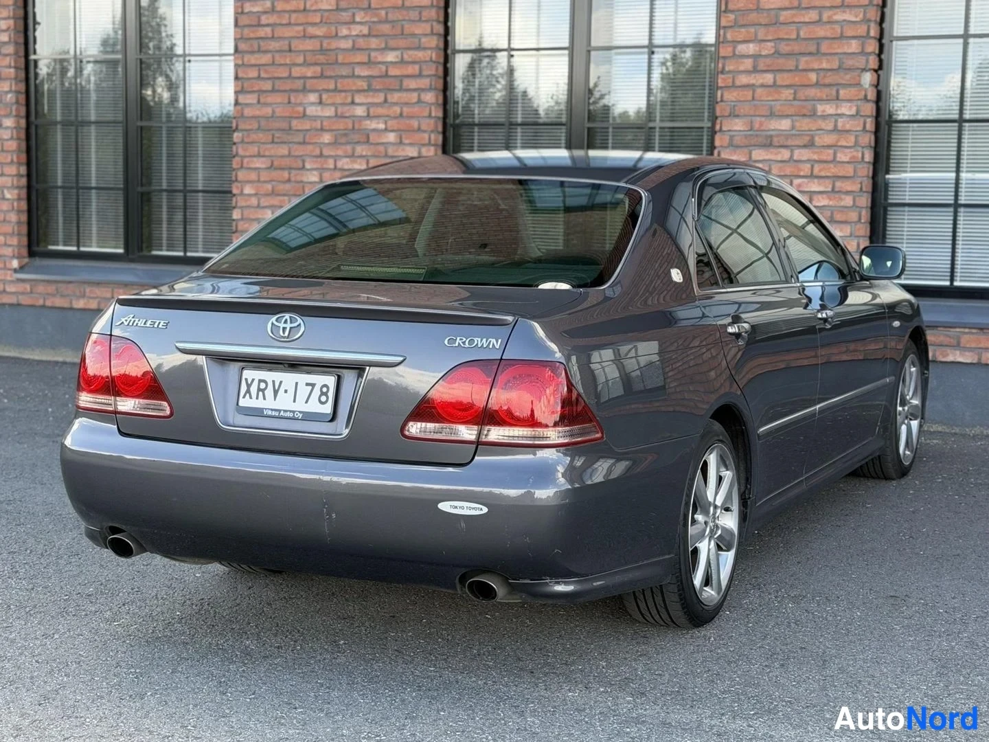 Grey Toyota Crown 2006, rear three-quarter, photo 11