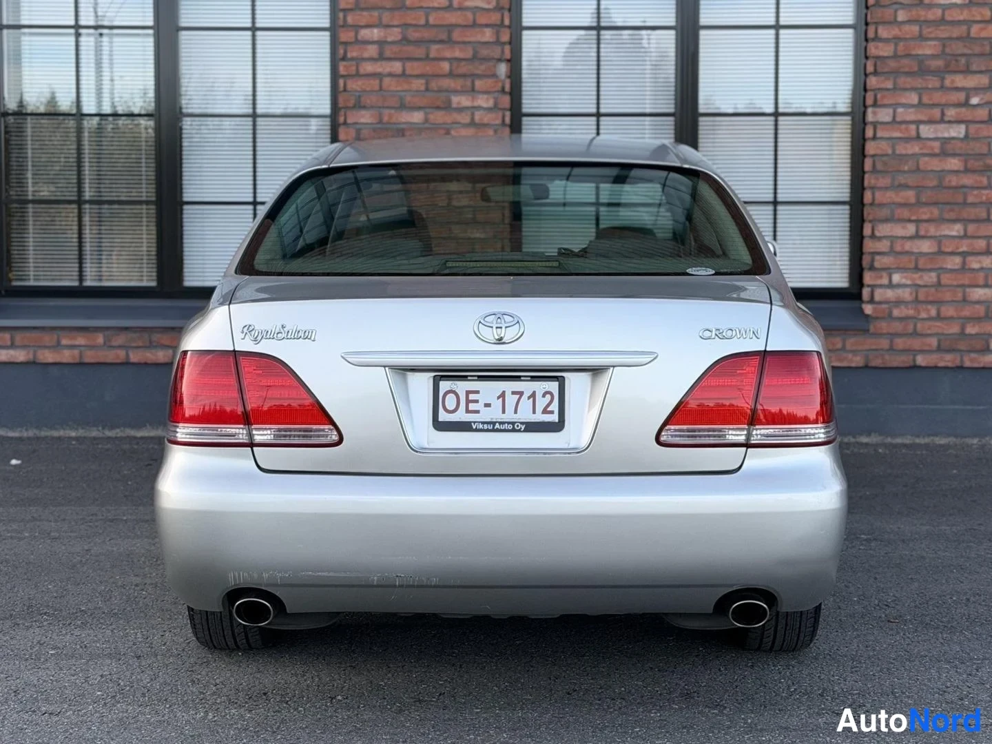 Silver Toyota Crown 2004, rear, photo 12
