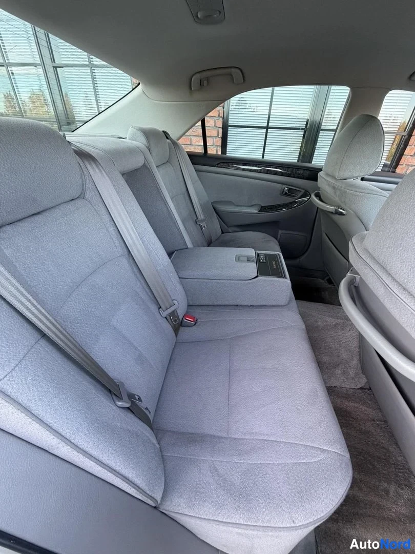 Silver Toyota Crown 2004, photo 20