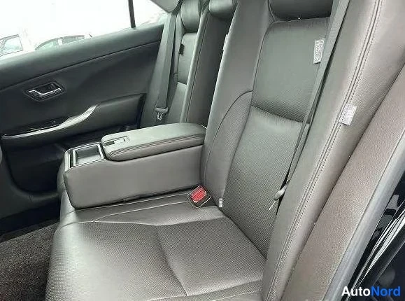Black Toyota Crown 2010, rear seats, photo 6