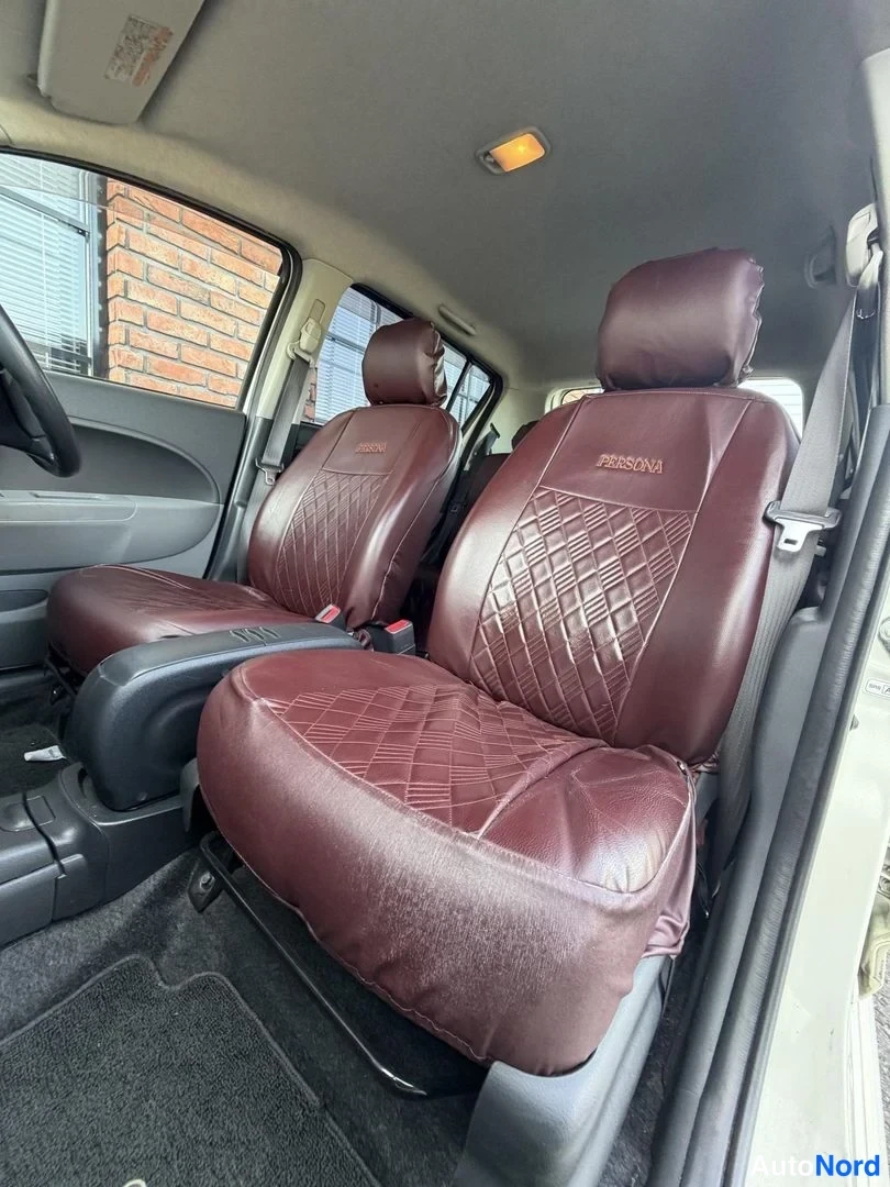 White Toyota Passo 2007, front seats, photo 15