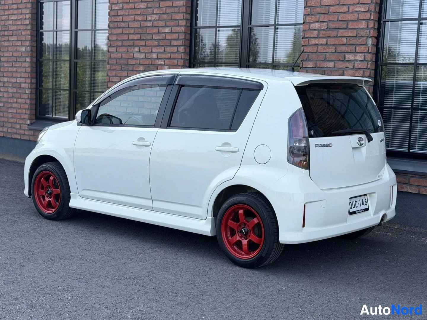 White Toyota Passo 2007, rear three-quarter, photo 8