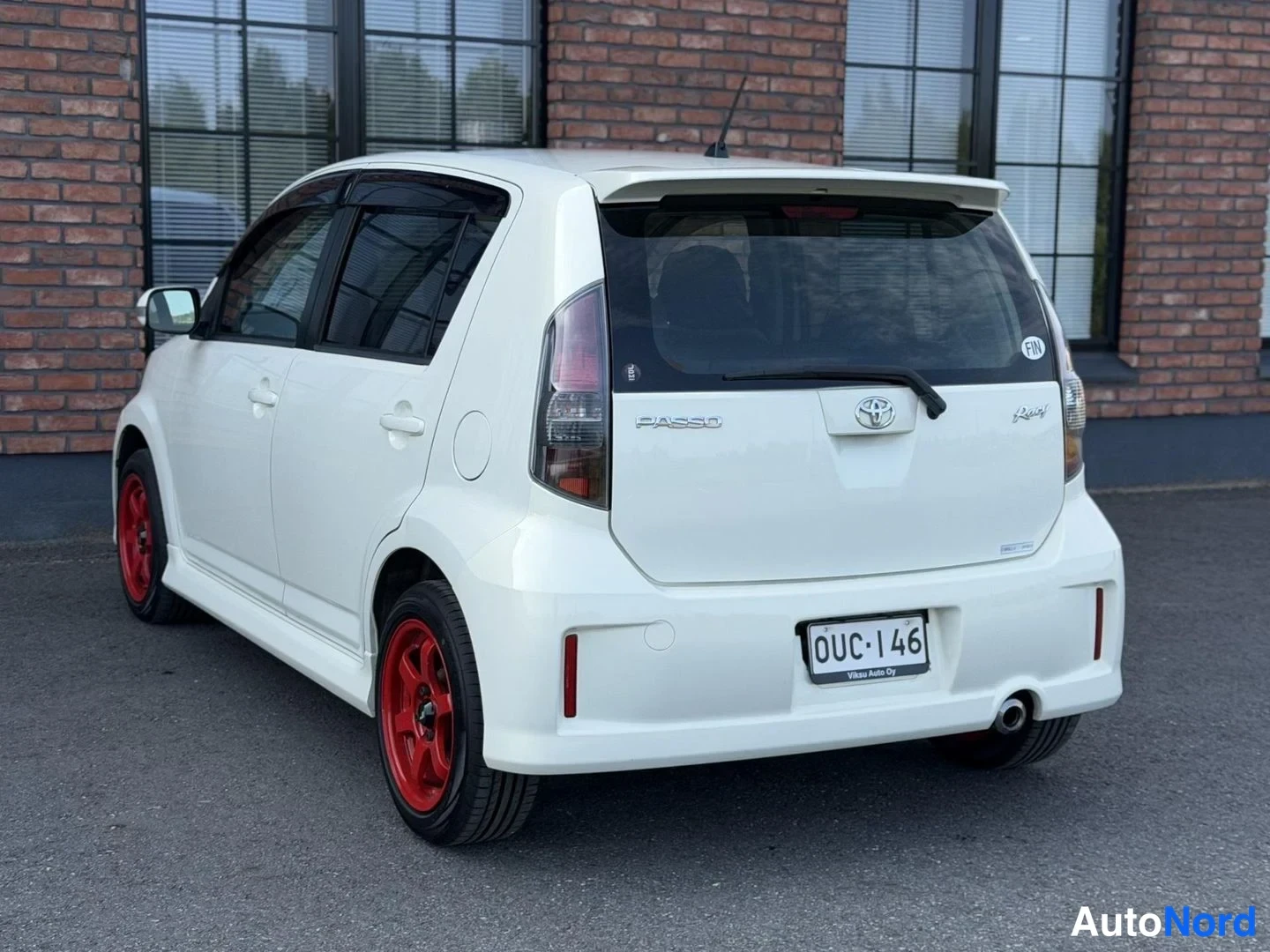 White Toyota Passo 2007, rear three-quarter, photo 10