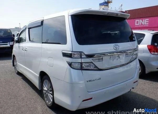 White Toyota Vellfire 2012, rear three-quarter, photo 3