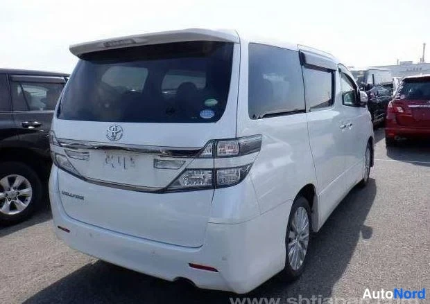 White Toyota Vellfire 2012, rear three-quarter, photo 4