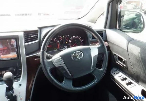 White Toyota Vellfire 2012, cockpit, photo 5