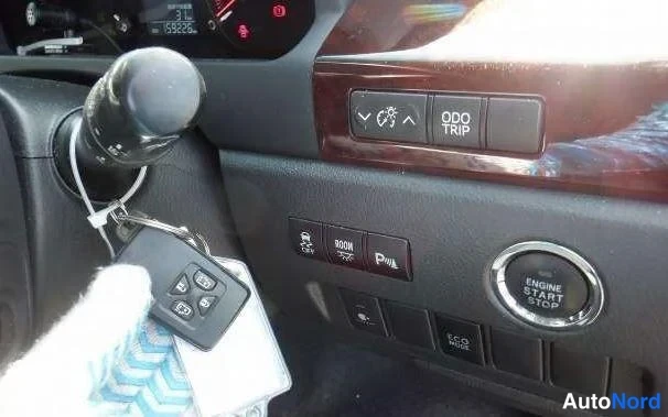 White Toyota Vellfire 2012, detail, photo 7