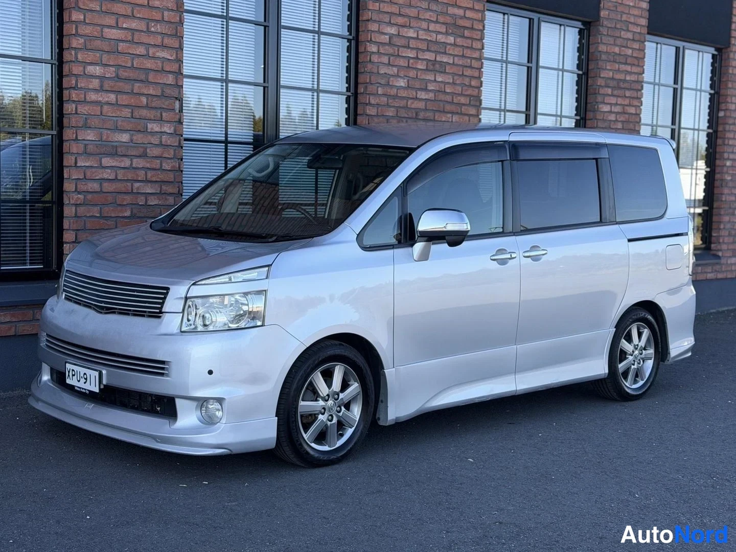 Toyota Voxy 2008