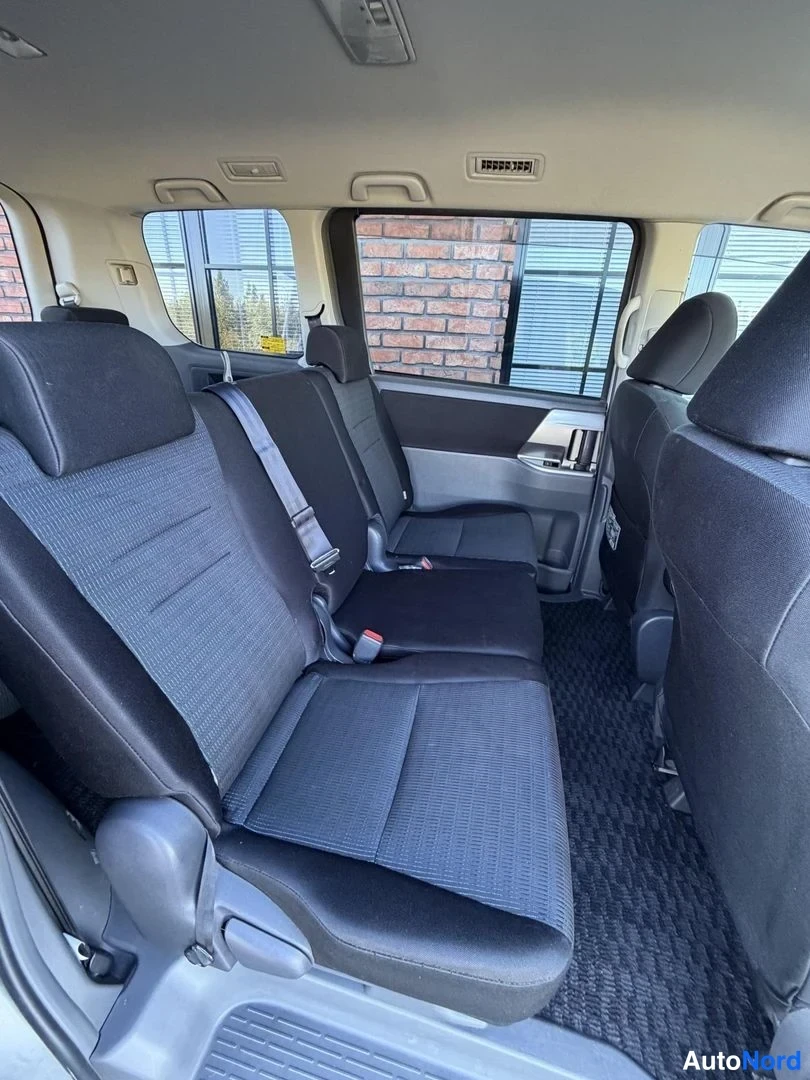 White Toyota Voxy 2008, rear seats, photo 19