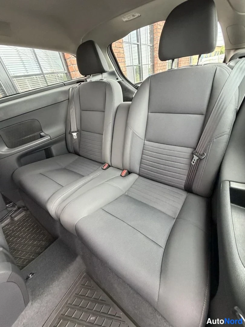 White Volvo C30 2007, rear seats, photo 19