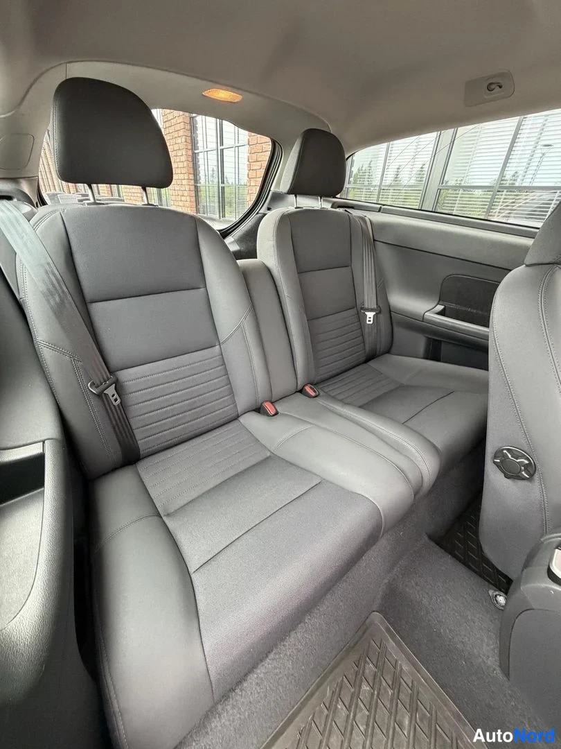 White Volvo C30 2007, rear seats, photo 20