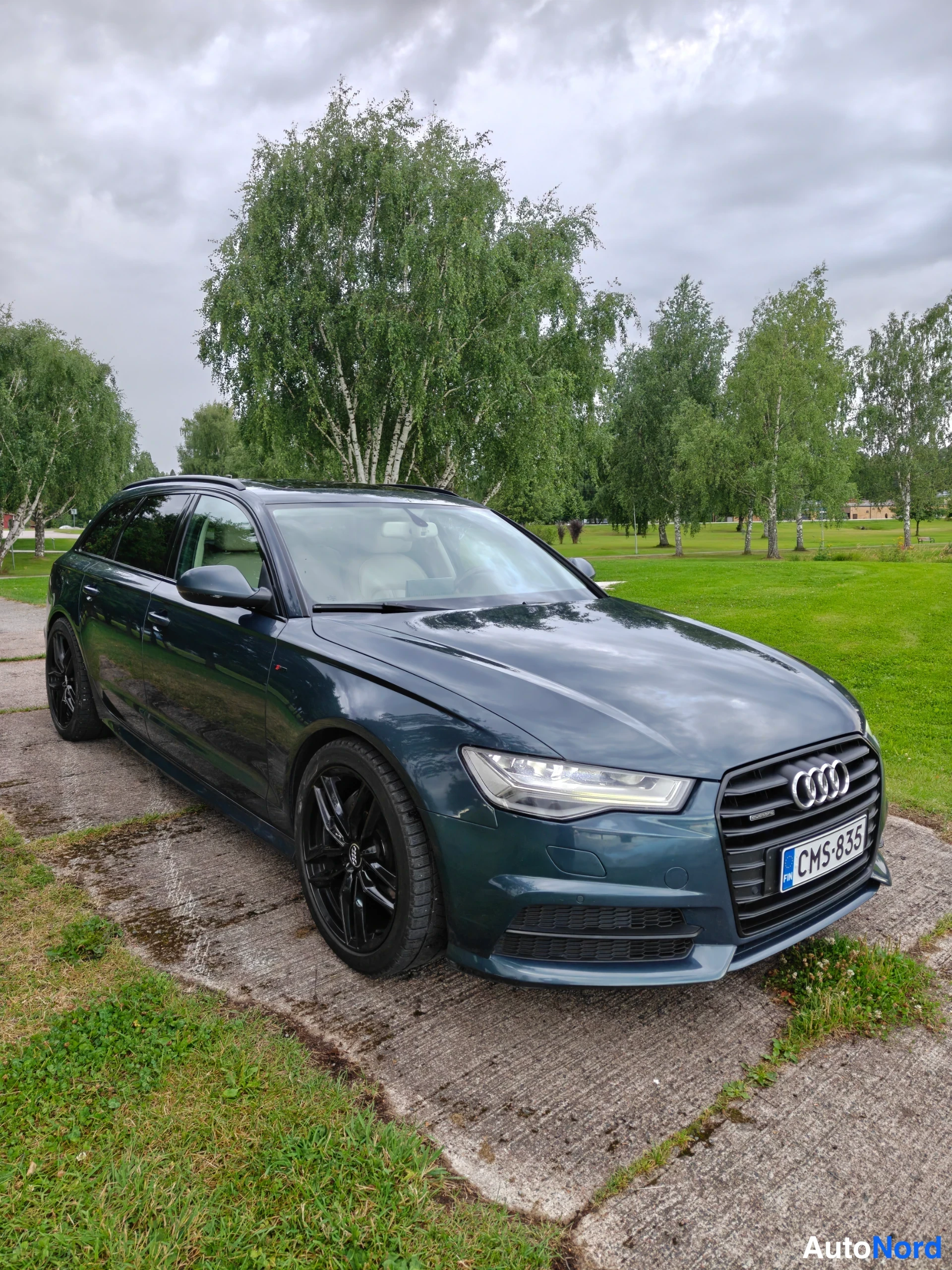 Harmaa Audi A6 2015, etuviisto, keula oikealle, kuva 3