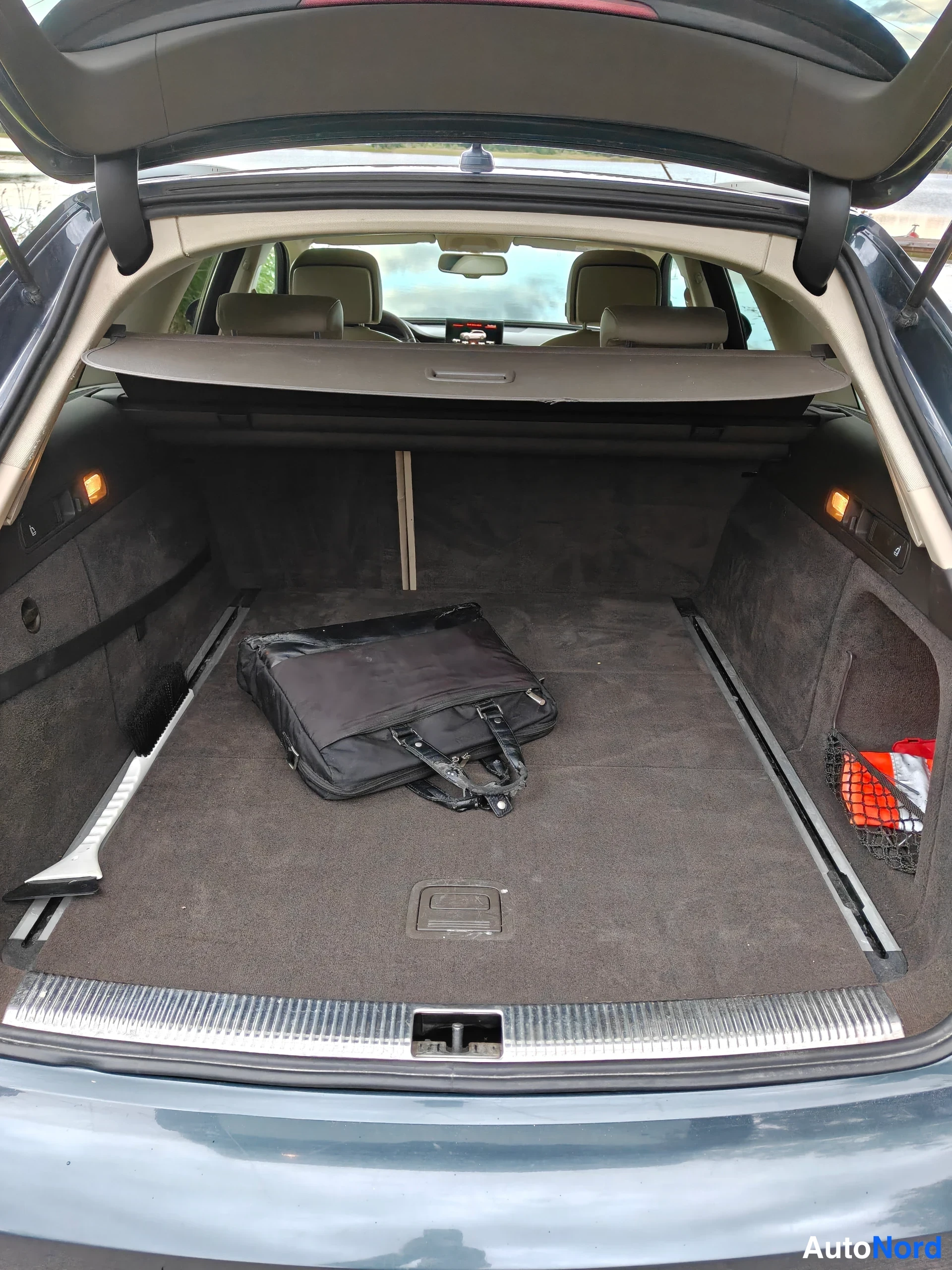 Harmaa Audi A6 2015, tavaratila, kuva 13