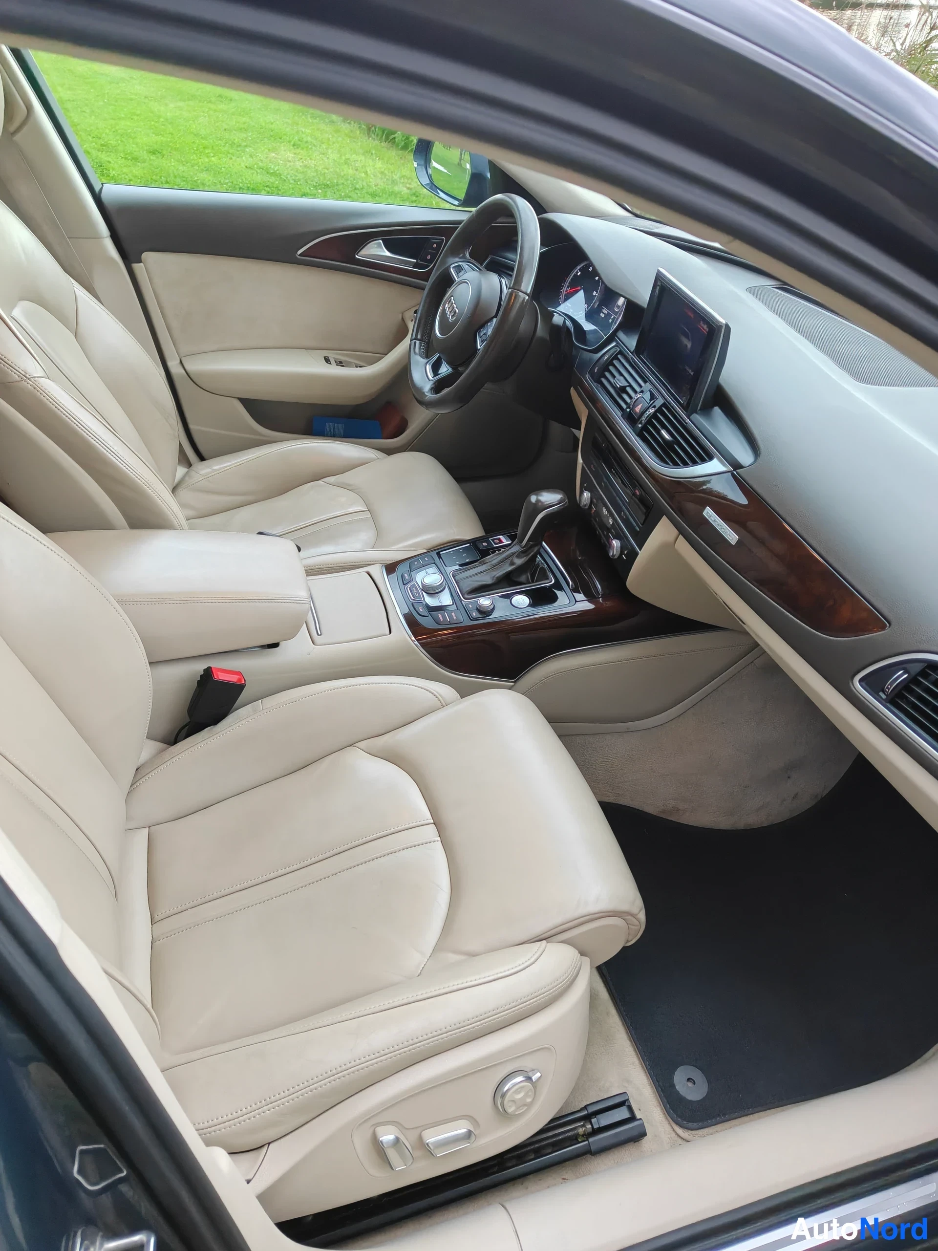 Harmaa Audi A6 2015, ohjaamo, kuva 8