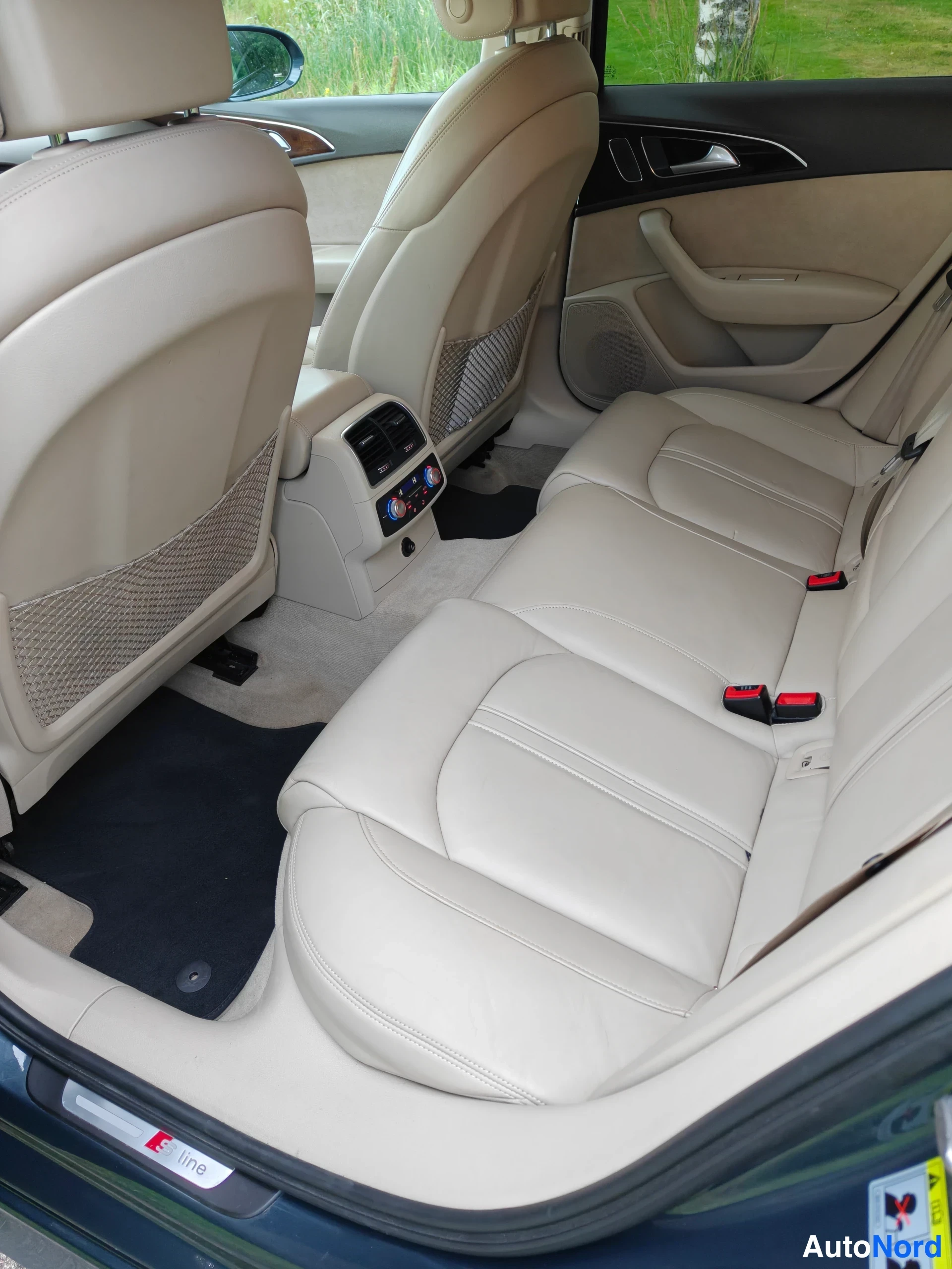 Harmaa Audi A6 2015, takaistuimet, kuva 12